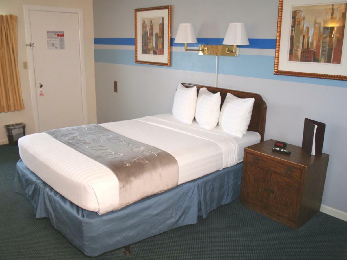 Lake Lighthouse Inn 欧塞奇湾泳滩 外观 照片